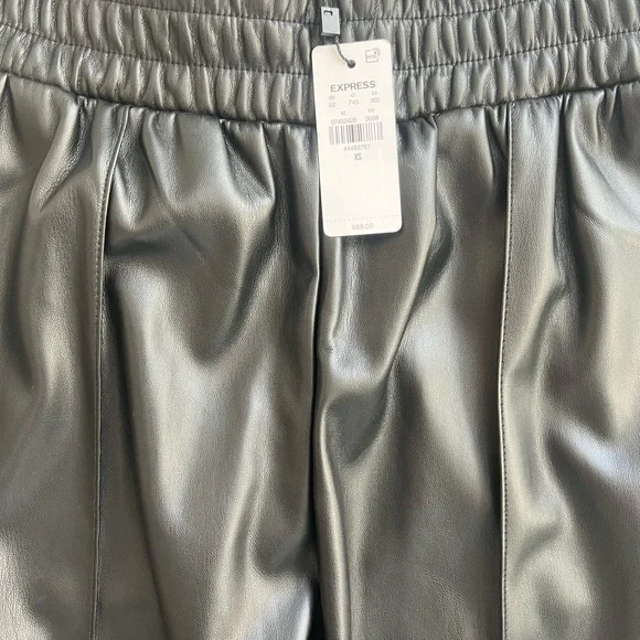 NWT Express high waisted, elastic waist faux leather seamed joggers size XS - Picture 5 of 5